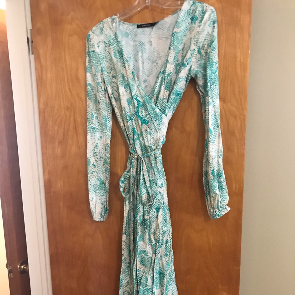 Gorgeous turquoise snake print wrap maxi